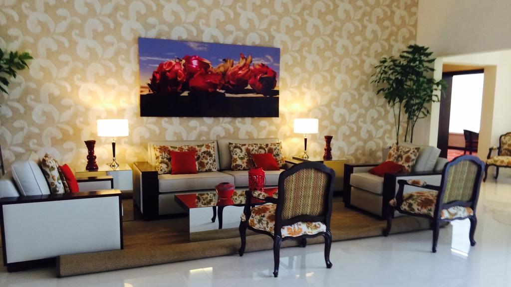 Carnaval Hotel Casino เอนการ์นาซิออน ภายนอก รูปภาพ The lobby of the hotel