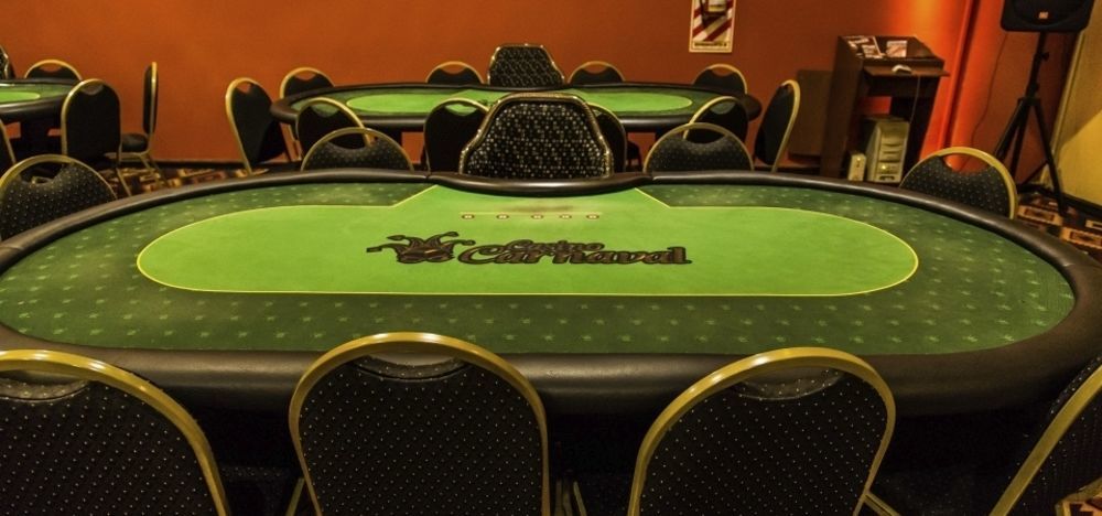 Carnaval Hotel Casino เอนการ์นาซิออน ภายนอก รูปภาพ A table at the casino