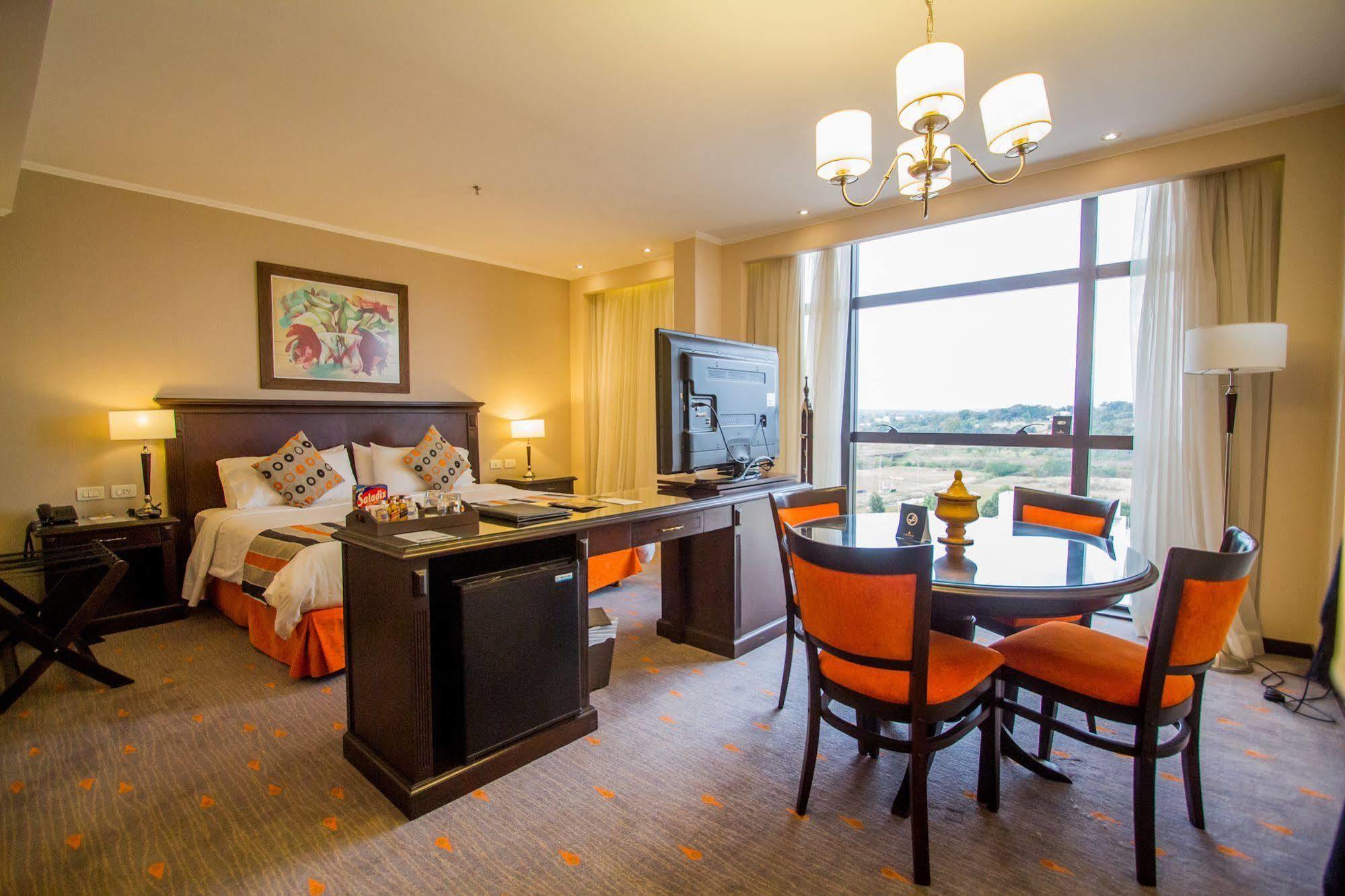 Carnaval Hotel Casino เอนการ์นาซิออน ภายนอก รูปภาพ