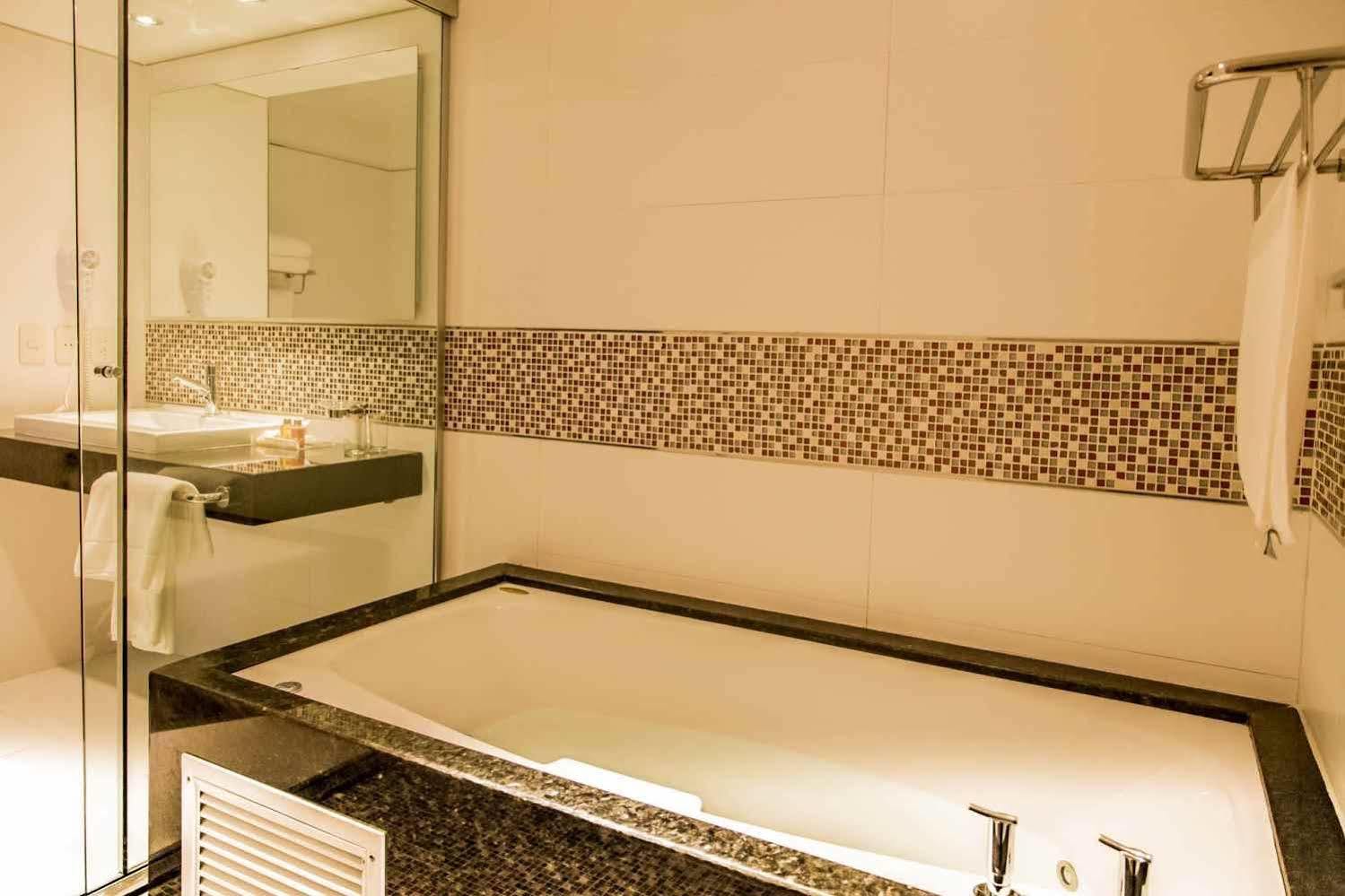 Carnaval Hotel Casino เอนการ์นาซิออน ภายนอก รูปภาพ Bathroom