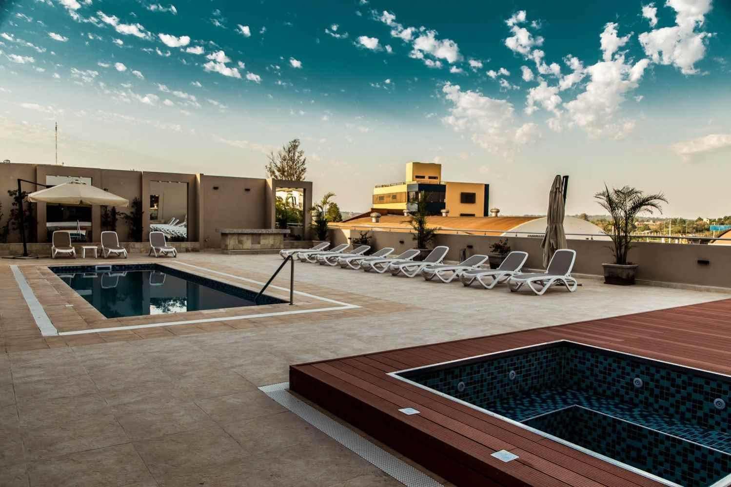 Carnaval Hotel Casino เอนการ์นาซิออน ภายนอก รูปภาพ Rooftop pool at the hotel